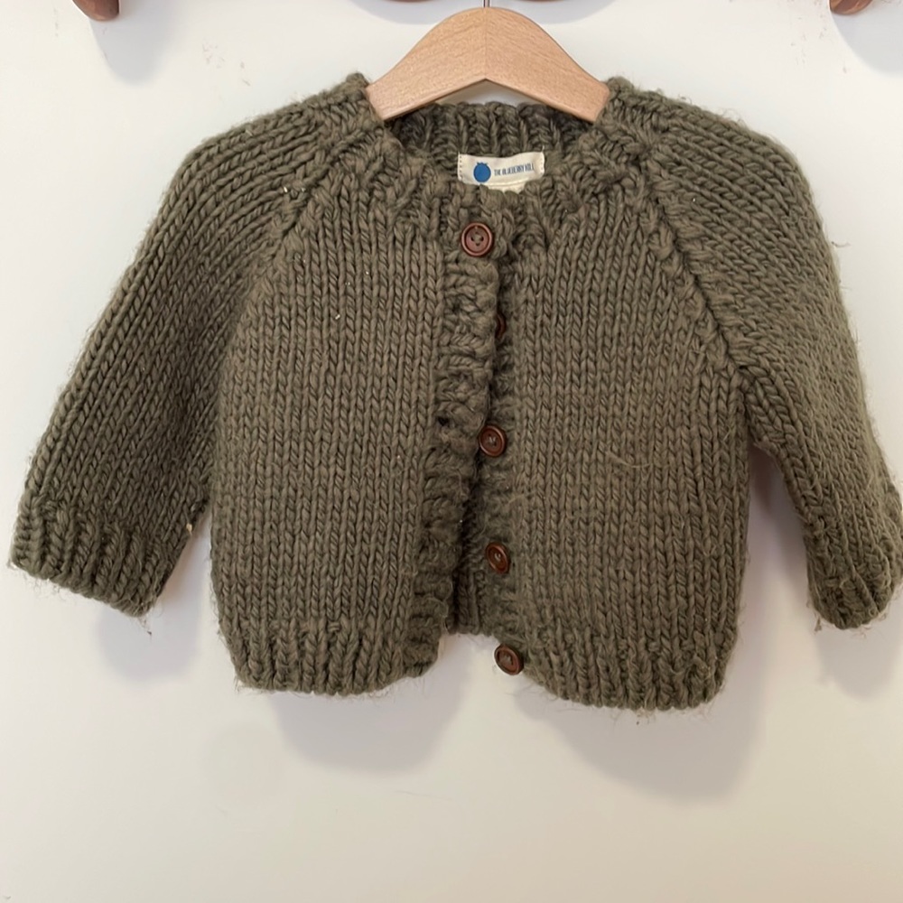 Knit Cardigan Sweater, super soft, 5 buttons, very cozy. 12-24 months, unisex